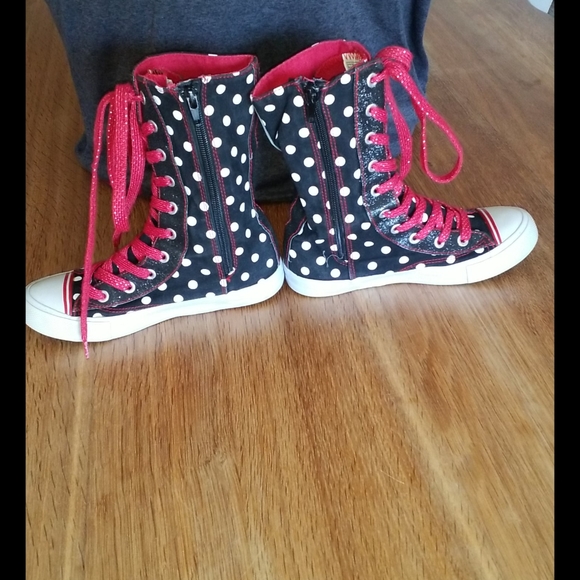 Kids knee high tennis shoes - Picture 2 of 6